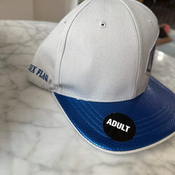 Superman hat - Picture 3 of 3